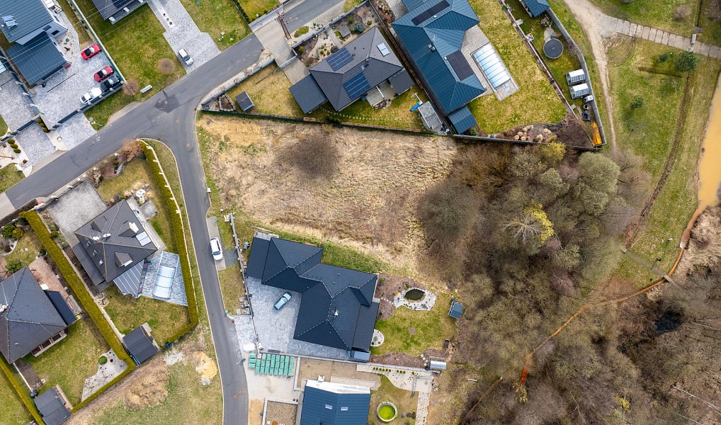 Prodej stavebního pozemku 2 163 m², Lomnice – náhled fotky 2