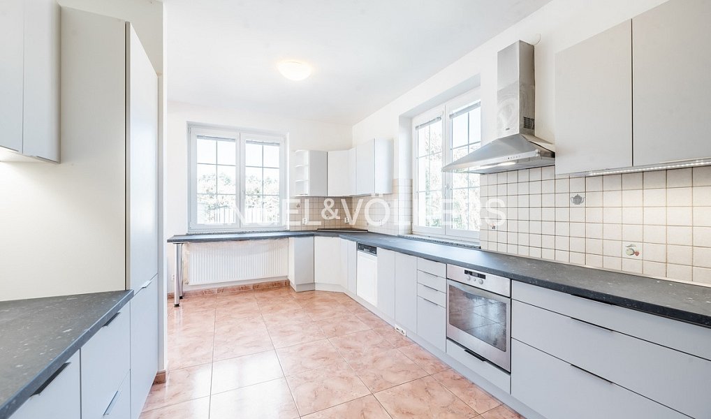 Pronájem domu 610 m² s pozemkem 747 m², Průhonice – náhled fotky 5