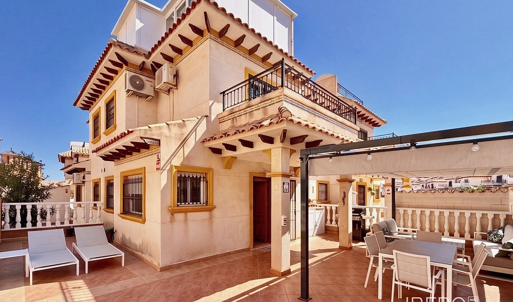 Prodej rodinného domu, 86 m², La Regia