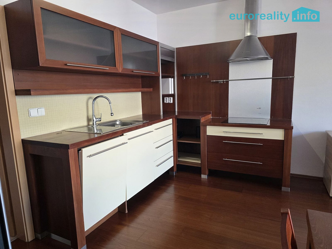 Pronájem bytu 2+kk 56 m² — photo 2
