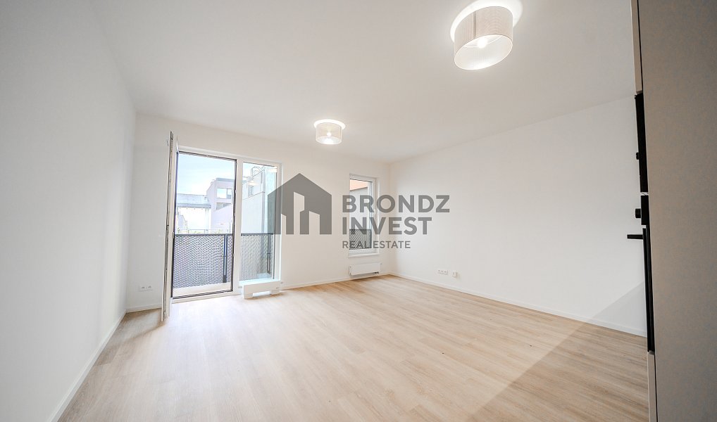 Pronájem bytu 1+kk 37 m², Praha – náhled fotky 2