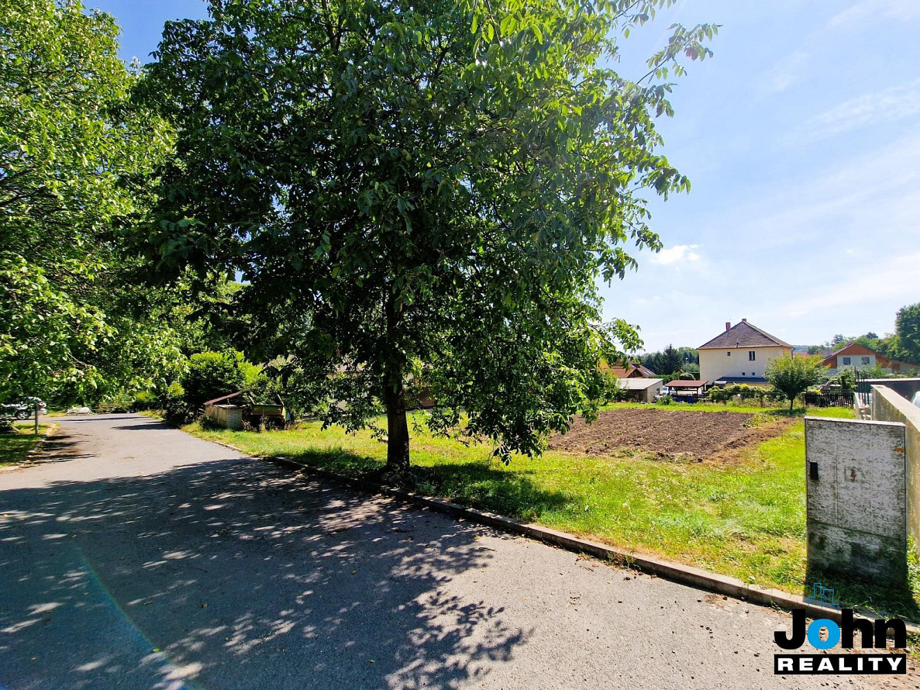 Prodej stavebního pozemku 859 m² – fotografie 3