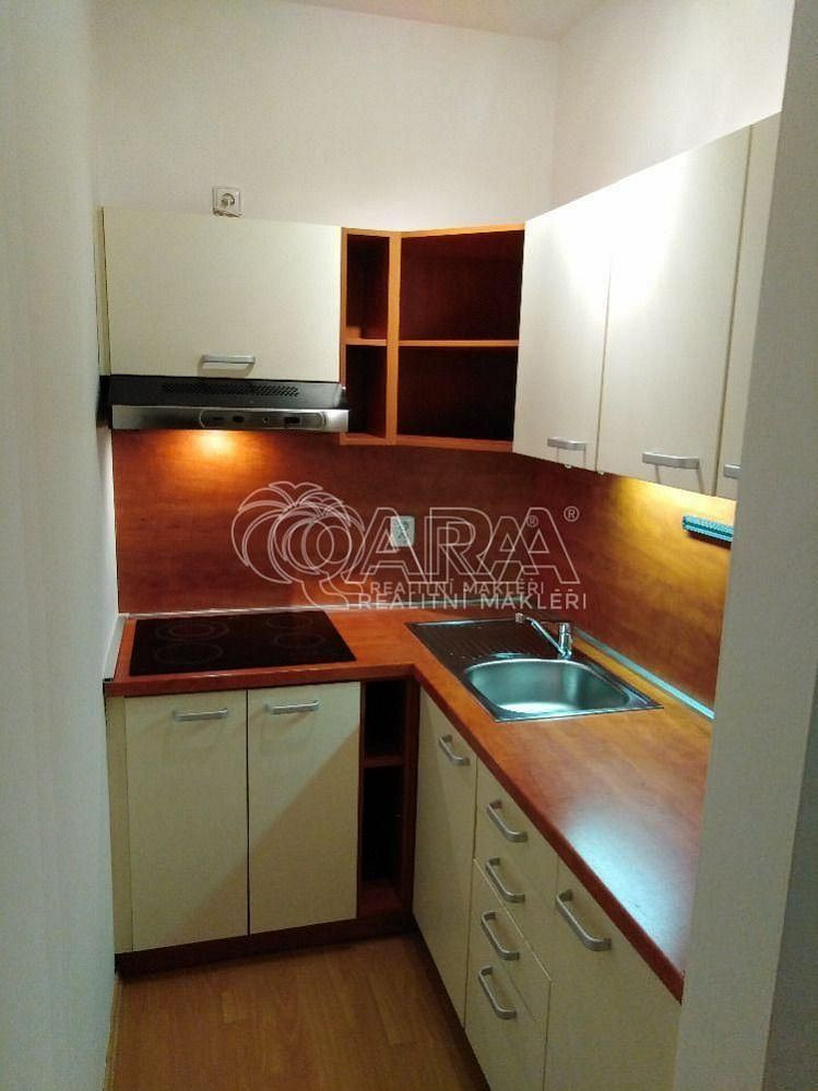 Pronájem bytu 1+kk 29 m² – fotografie 2