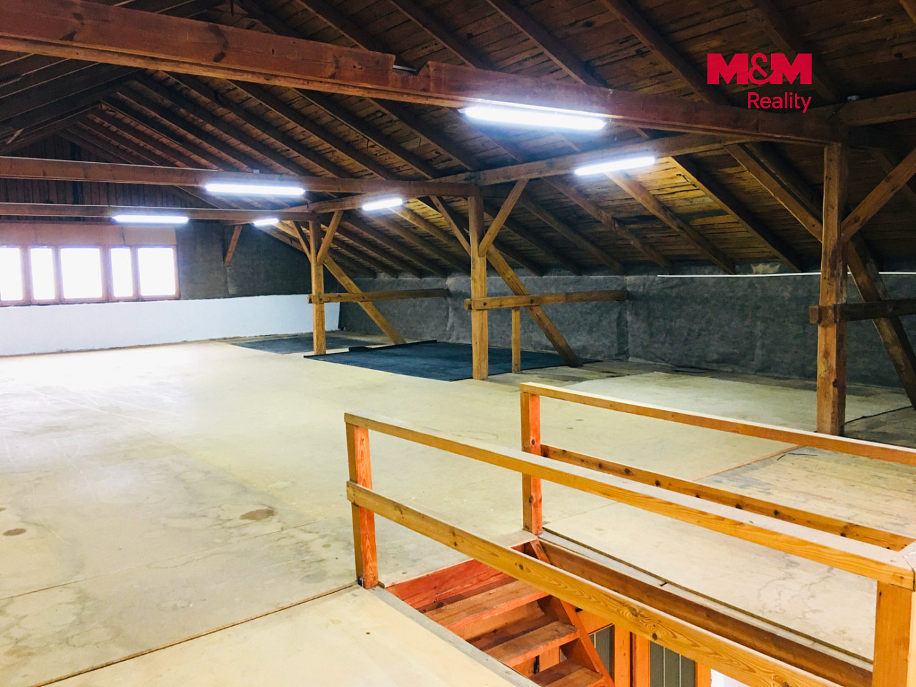 Pronájem skladovacích prostor 200 m² – fotografie 3