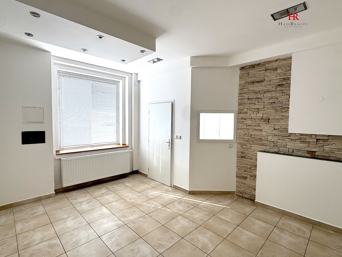 Pronájem obchodních prostor 80 m² – fotografie 3