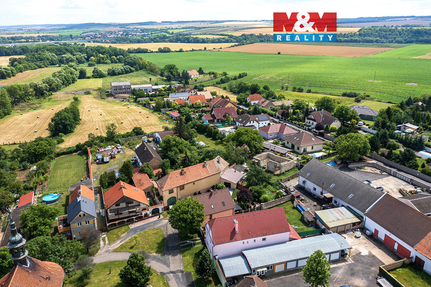 Prodej stavebního pozemku 2 015 m²