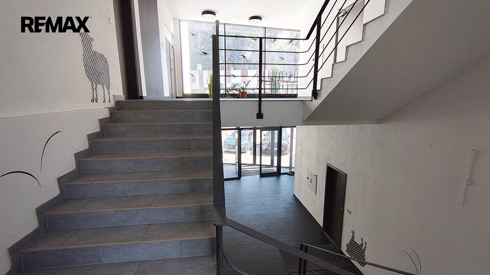 Pronájem kanceláře 229 m² – fotografie 3