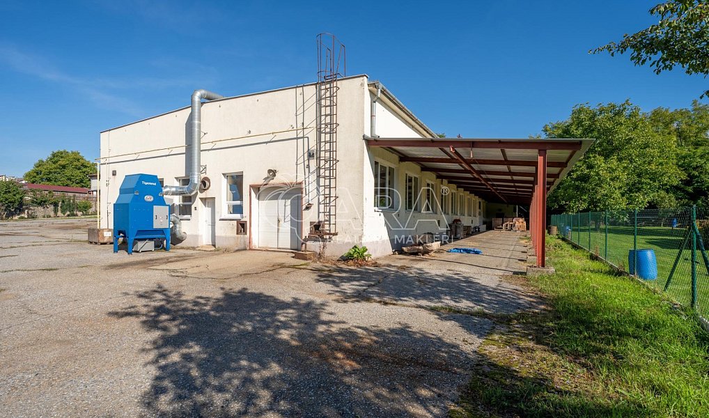 Prodej výrobních prostor 1 475 m², Ivančice – náhled fotky 4