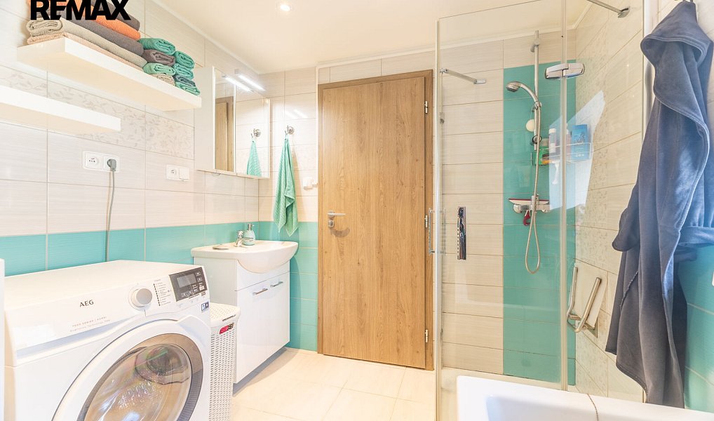 Prodej domu 160 m² s pozemkem 2 647 m², Karlova Ves – náhled fotky 3