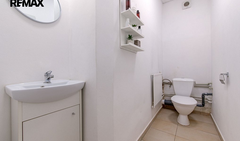 Prodej obchodních prostor 62 m², Cheb – náhled fotky 5
