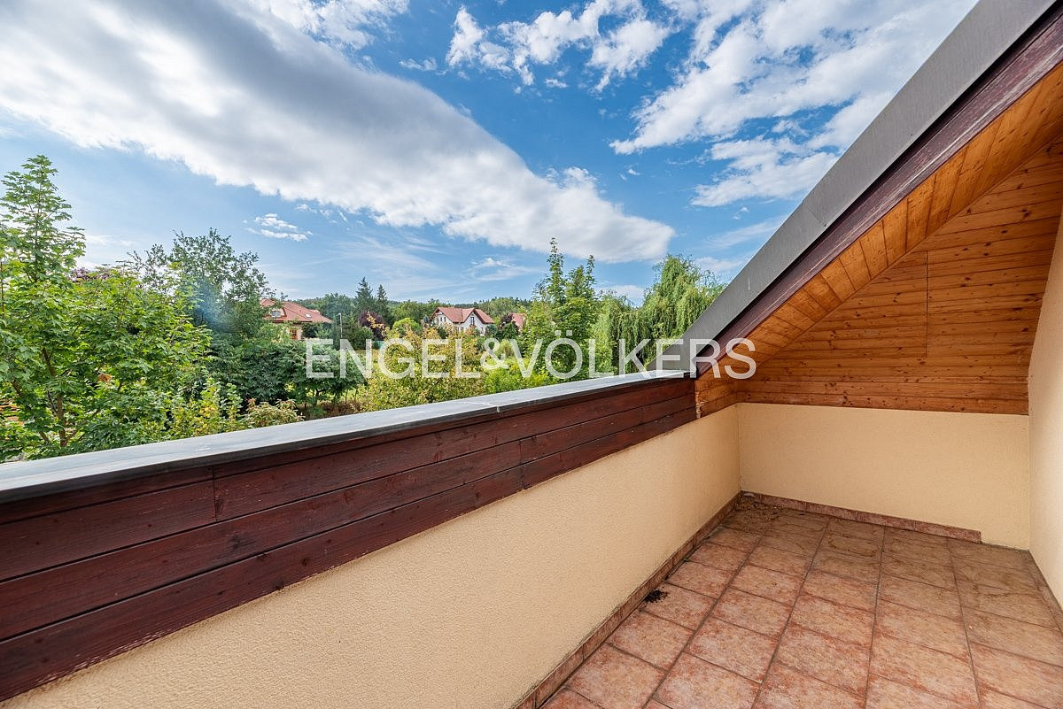 Pronájem domu 288 m² s pozemkem 1 164 m² – fotografie 3
