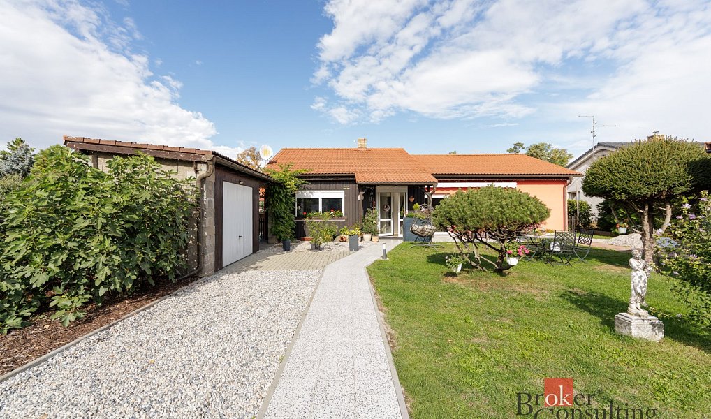 Prodej domu 286 m² s pozemkem 868 m², Žatec – náhled fotky 5