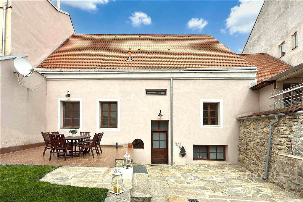 Prodej obchodních prostor 330 m² – pohled 4
