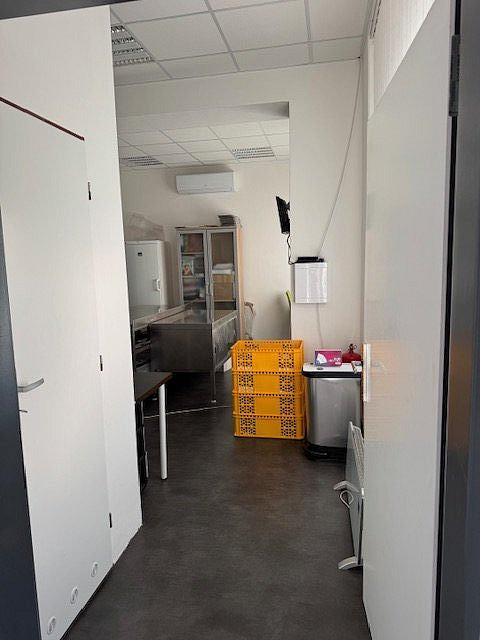 Pronájem obchodních prostor 60 m² – fotografie 5