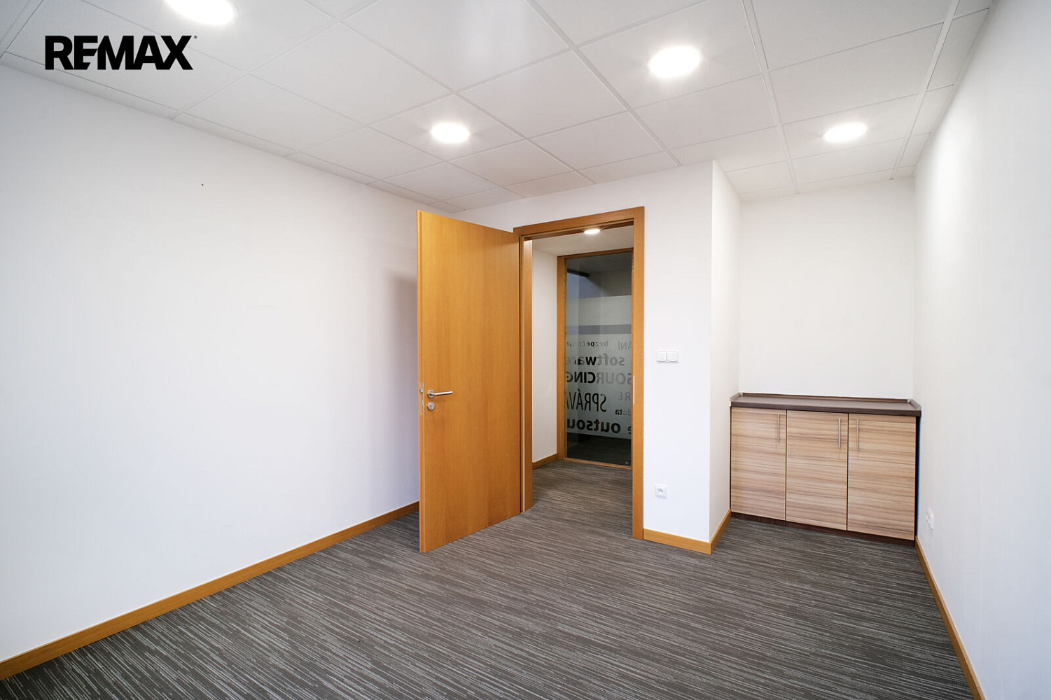 Pronájem kanceláře 124 m² – fotografie 5
