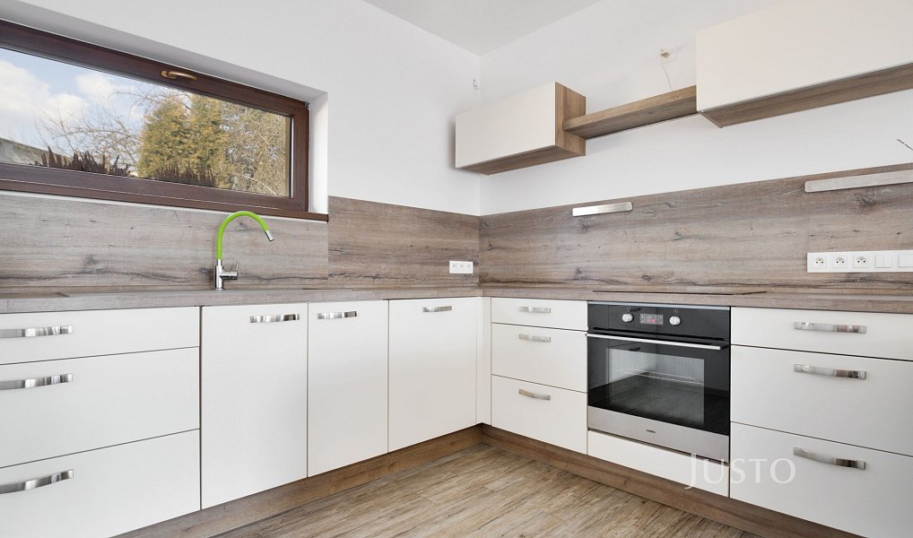 Prodej domu 227 m² s pozemkem 1 747 m², Teplice – náhled fotky 10