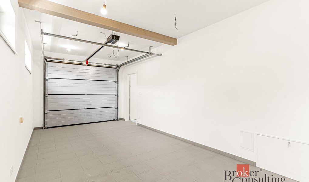 Prodej bytu 5+kk 160 m², Milovice – náhled fotky 26