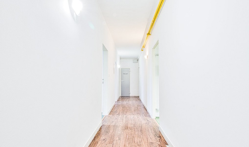 Pronájem kanceláře 124 m², Praha – náhled fotky 3