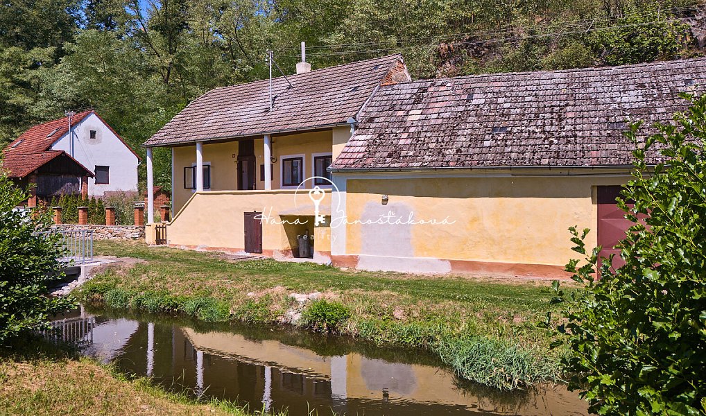 Prodej domu 83 m² s pozemkem 1 607 m², Štěkeň – náhled fotky 2