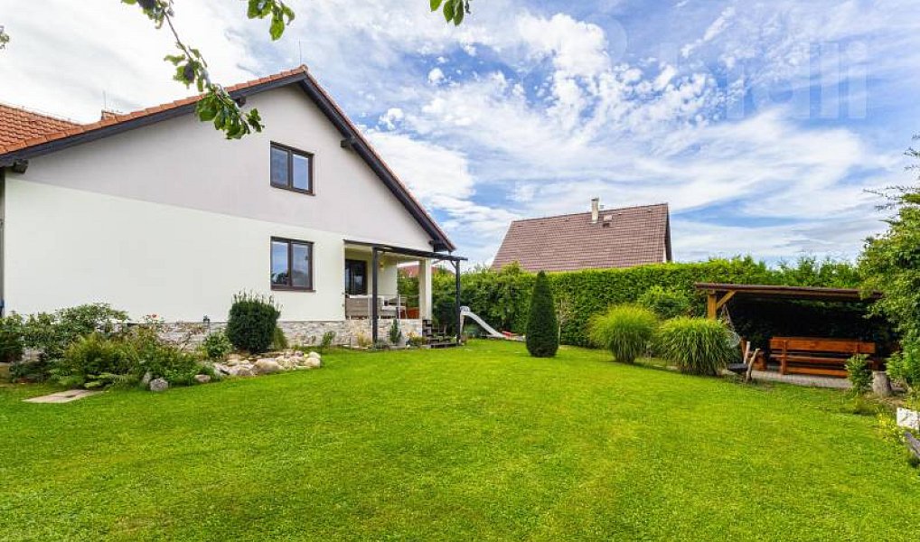 Prodej domu 205 m² s pozemkem 809 m², Jesenice – náhled fotky 27