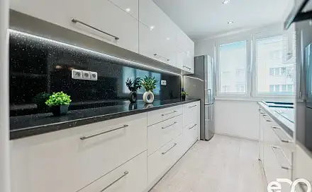 Prodej bytu 3+1 57 m², Prodloužená, Pardubice - Polabiny