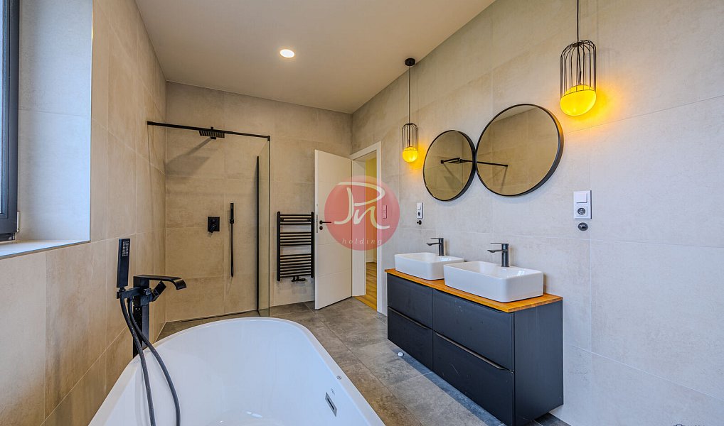 Pronájem domu 194 m² s pozemkem 1 000 m², Ostrava – náhled fotky 7