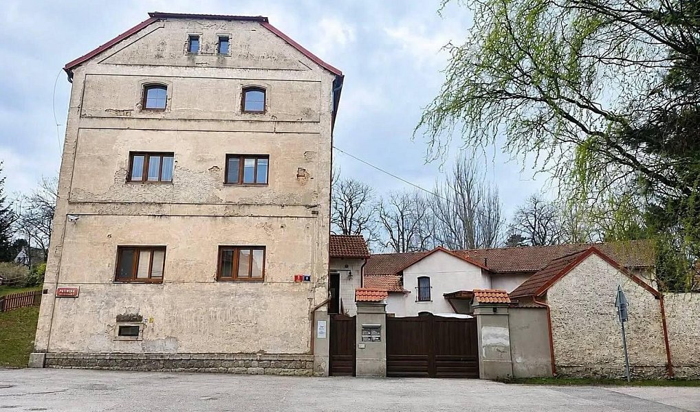 Pronájem domu 1 300 m² s pozemkem 1 022 m², Praha – náhled fotky 27
