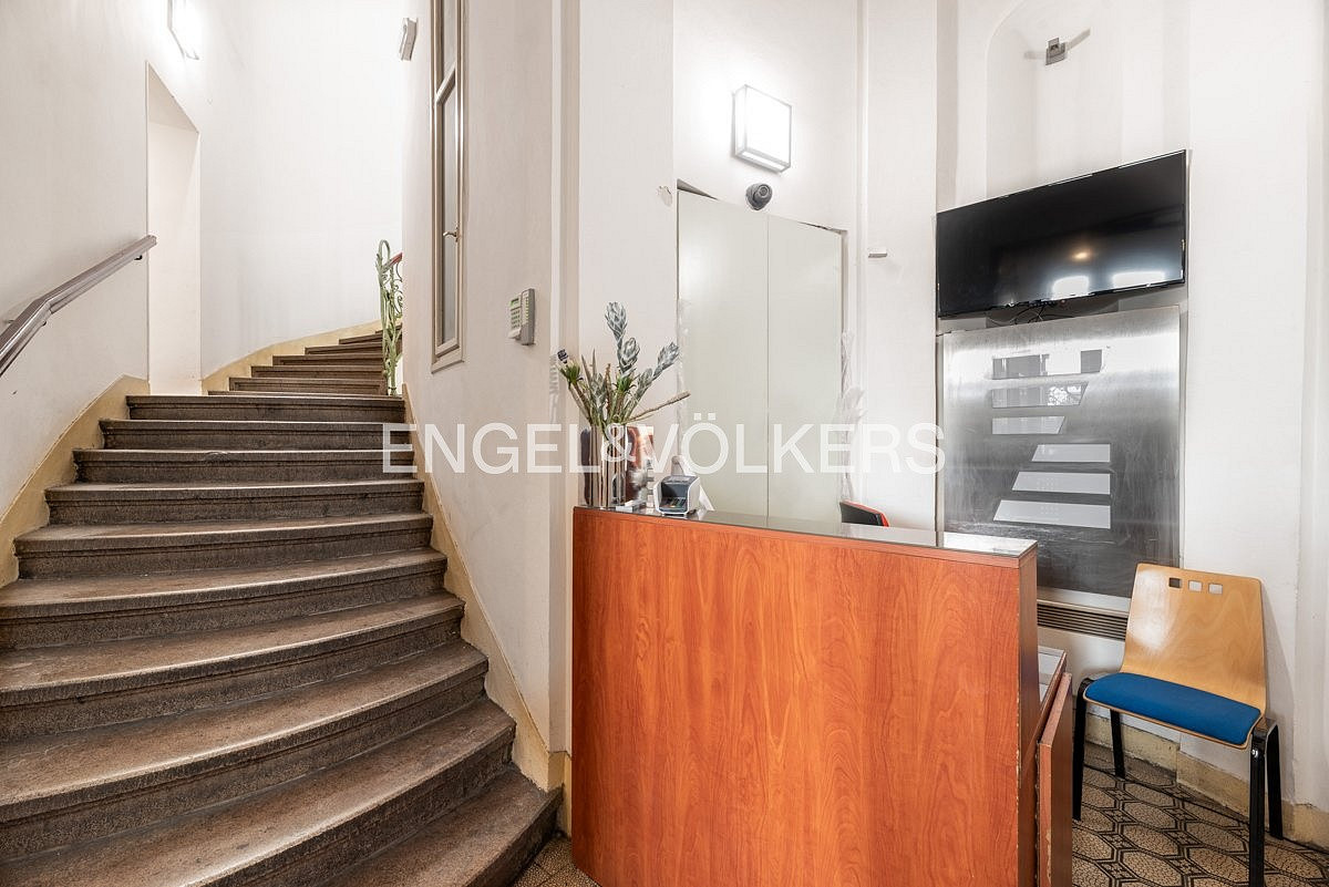 Pronájem kanceláře 169 m² – fotografie 2