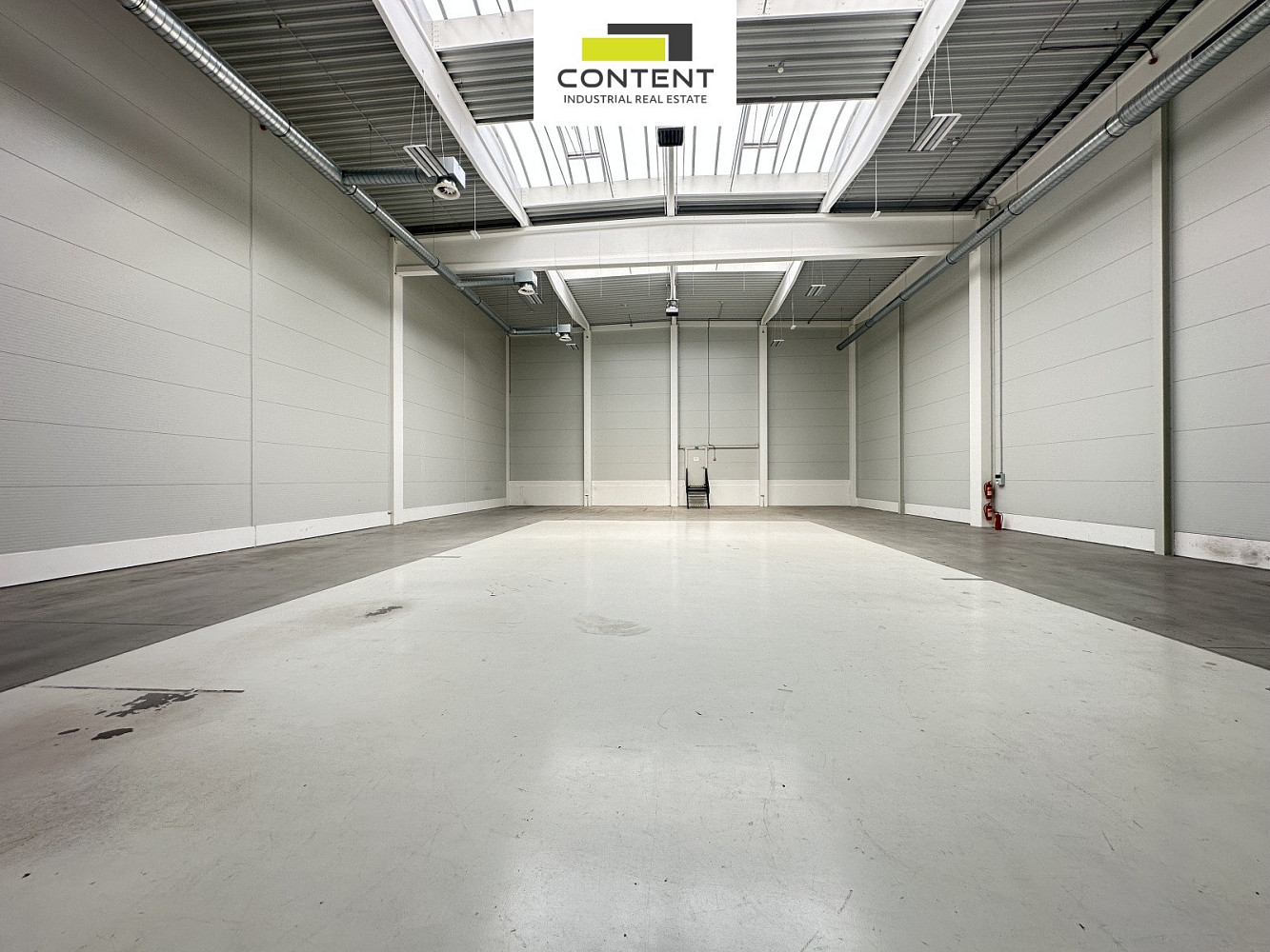 Pronájem skladovacích prostor 943 m² – fotografie 2