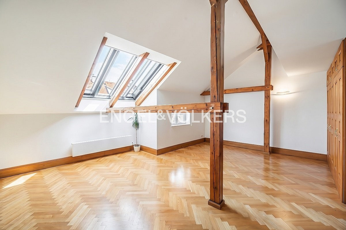 Pronájem bytu 5+1 195 m² – fotografie 3