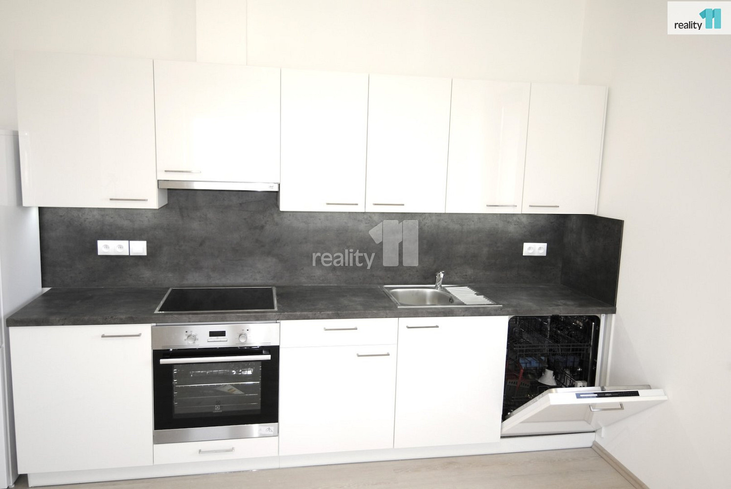 Pronájem bytu 2+kk 50 m² — photo 4