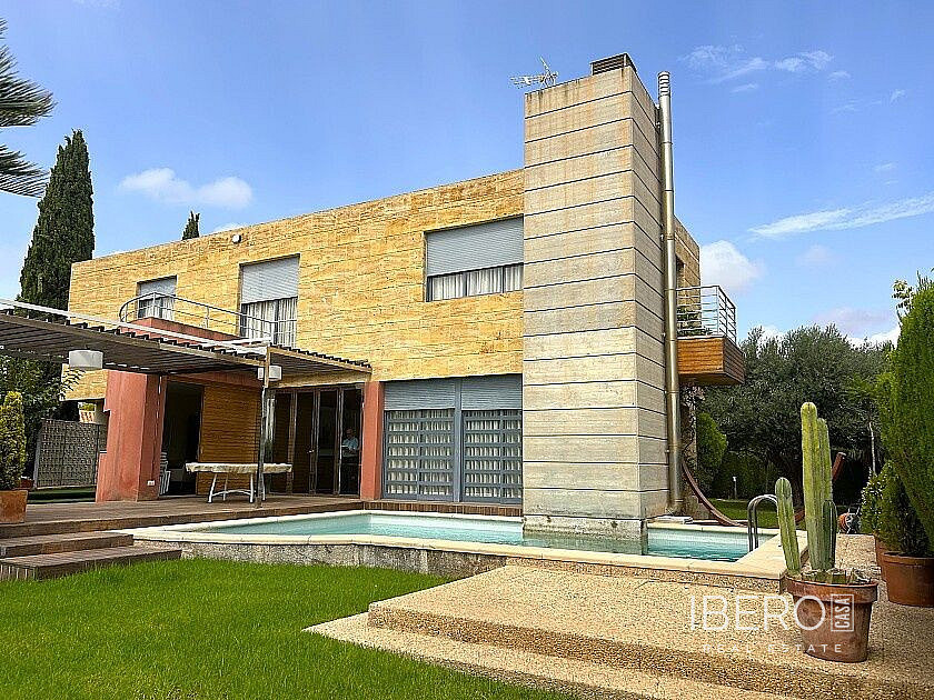 Prodej domu 413 m² s pozemkem 900 m²