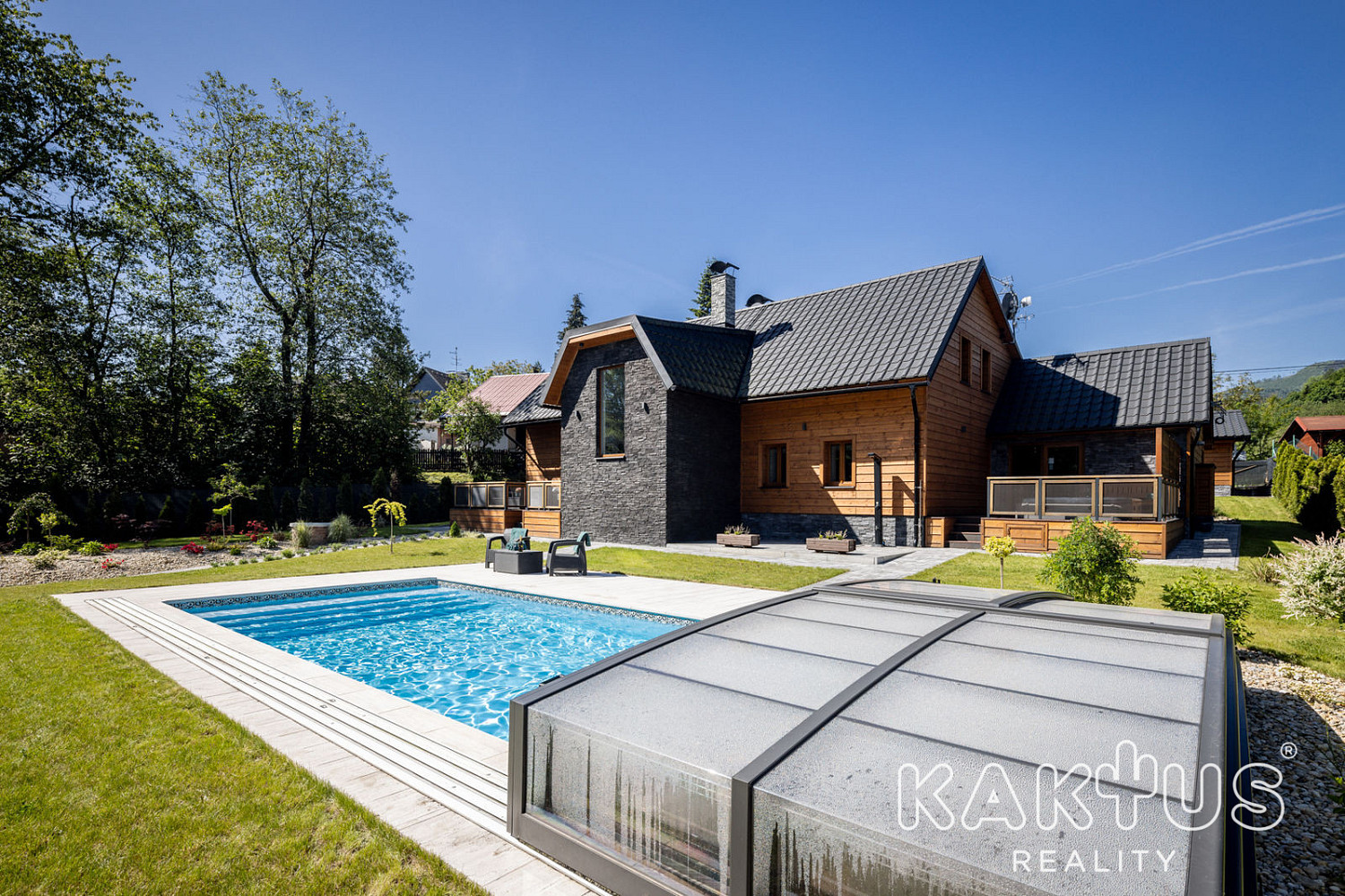 Prodej domu 316 m² s pozemkem 1 706 m² – fotografie 2