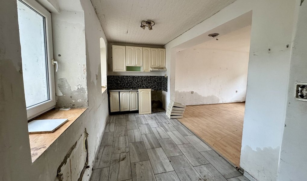 Prodej domu 160 m² s pozemkem 255 m², Trmice – náhled fotky 2