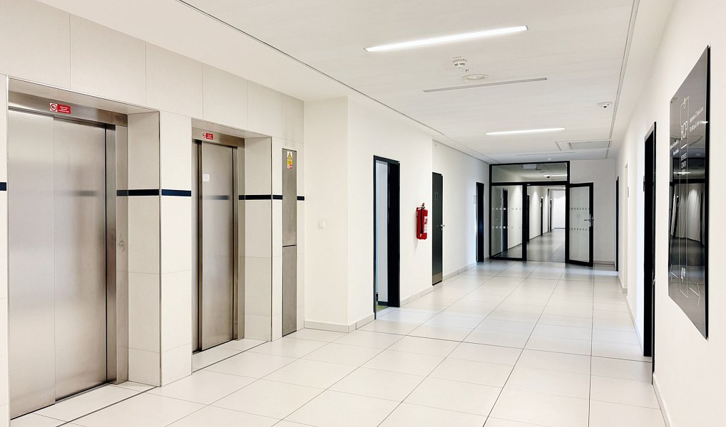 Pronájem kanceláře 650 m², Písek – náhled fotky 19