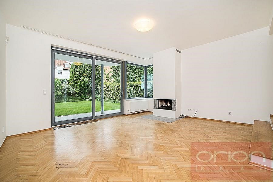 Pronájem domu 230 m² s pozemkem 550 m² – fotografie 4