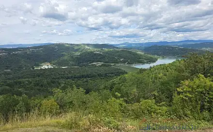 Prodej stavebního pozemku 3 500 m², Pazin - Okolica, Chorvatsko