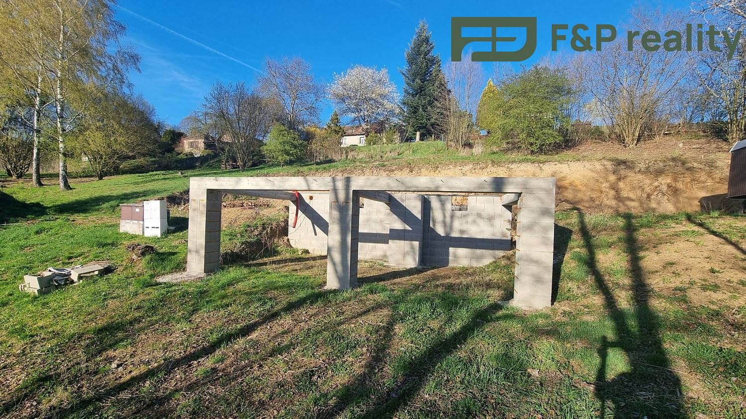 Prodej stavebního pozemku 2 390 m² – fotografie 5