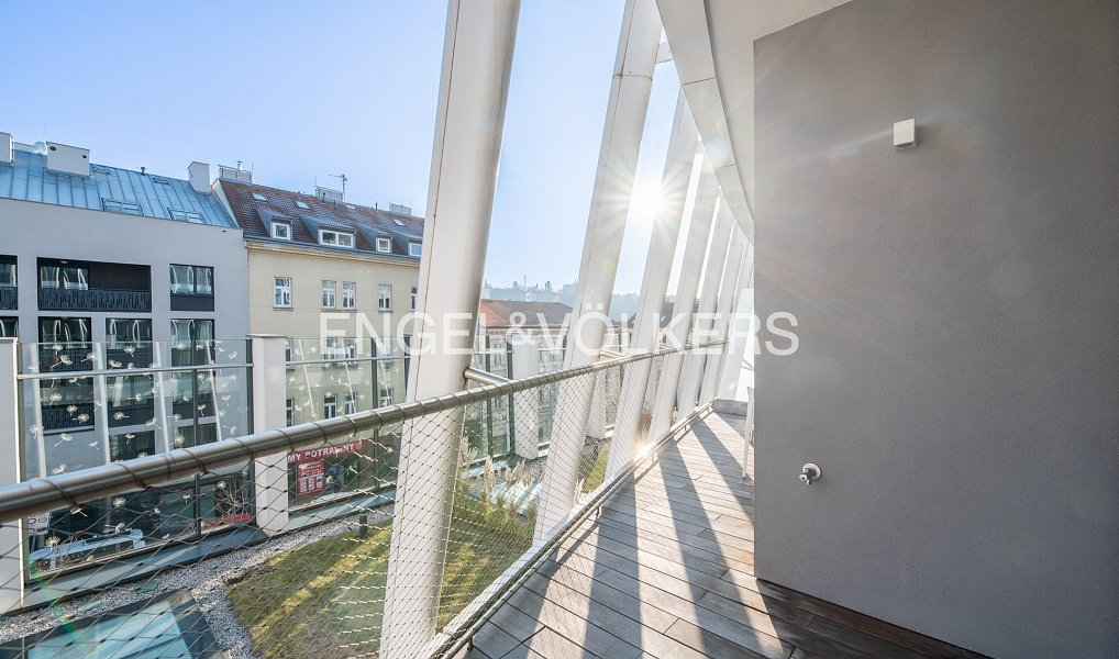 Pronájem bytu 2+kk 73 m², Praha – náhled fotky 3