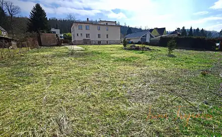 Prodej stavebního pozemku 1 933 m², Míru, Lštění - Zlenice, okres Benešov