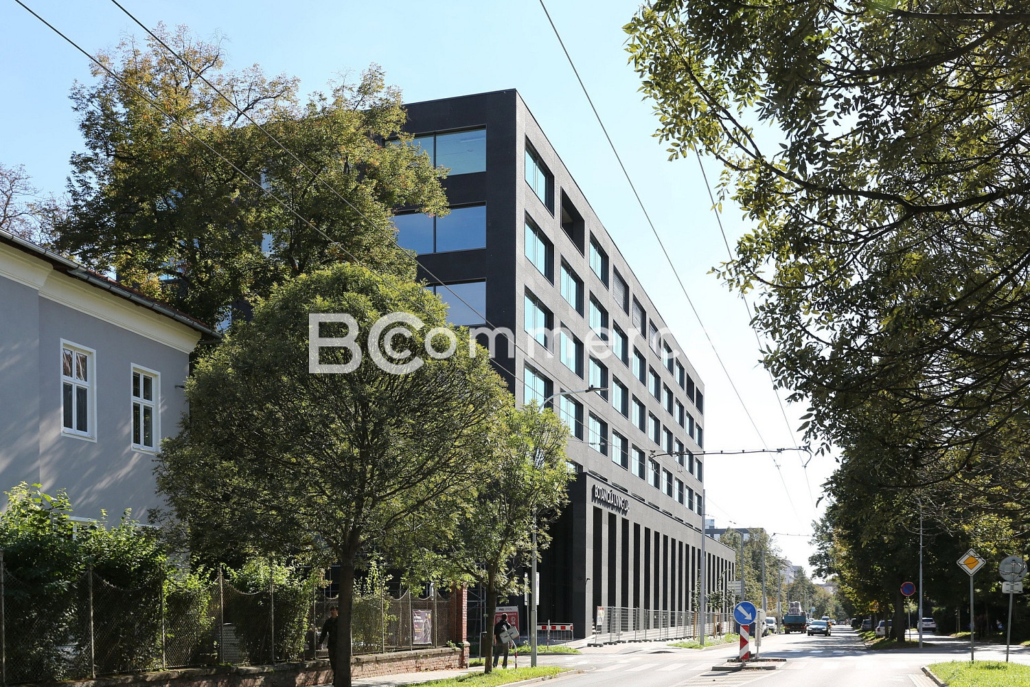 Pronájem kanceláře 160 m² – fotografie 3
