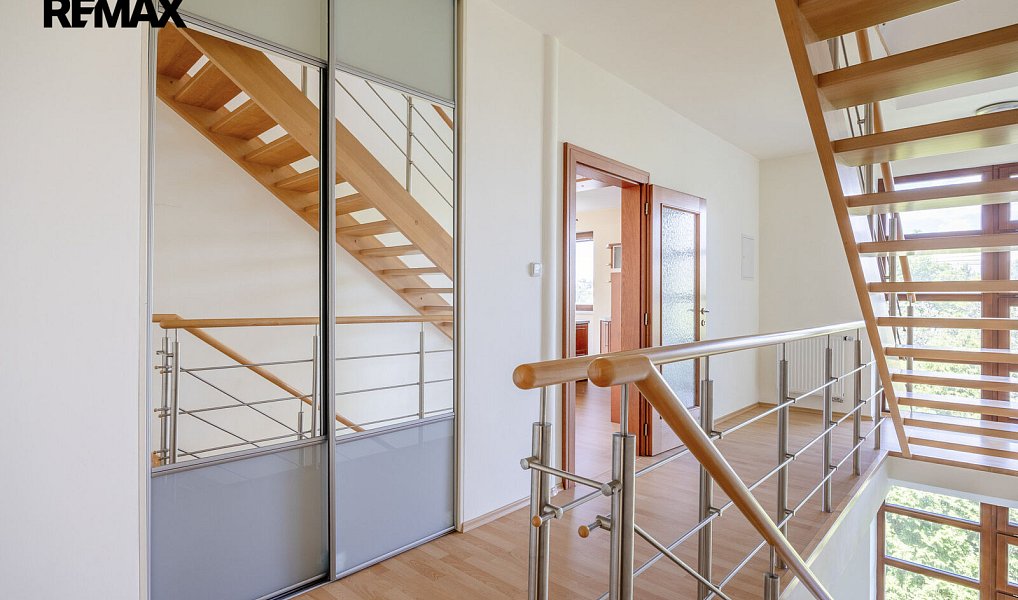 Prodej domu 358 m² s pozemkem 1 101 m², Praha – náhled fotky 12