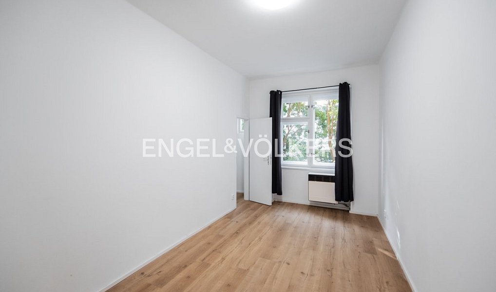 Pronájem bytu 2+kk 44 m², Praha – náhled fotky 3