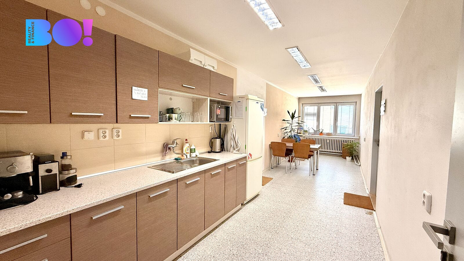 Pronájem kanceláře 30 m² – fotografie 4