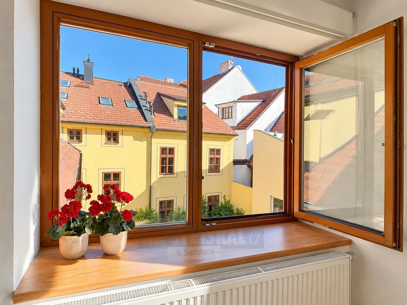 Pronájem kanceláře 276 m² – fotografie 2