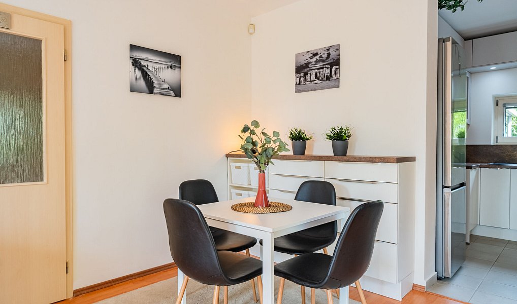 Prodej bytu 4+kk 93 m², Jinočany – náhled fotky 8