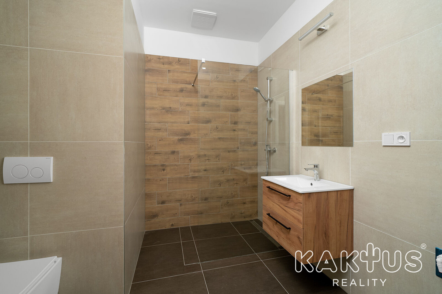 Pronájem bytu 1+kk 29 m² – fotografie 4