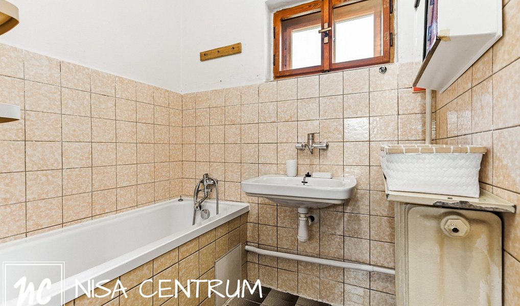 Prodej domu 220 m² s pozemkem 1 945 m², Hejnice – náhled fotky 20
