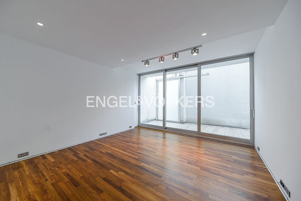 Pronájem bytu 6+kk 297 m² — photo 5