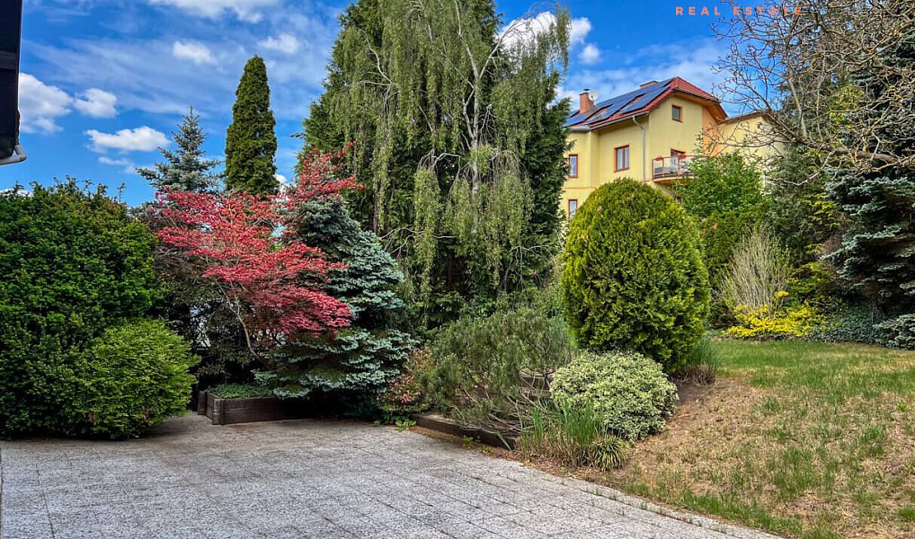Prodej domu 312 m² s pozemkem 927 m², Praha – náhled fotky 12